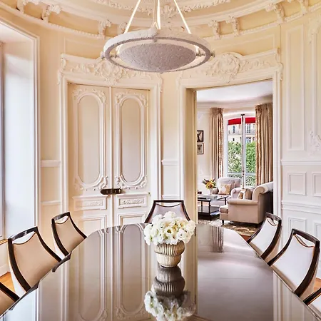 Fouquet's Hotel 5*